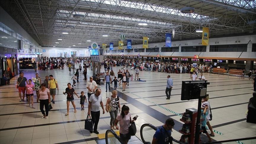 فرودگاه آنتالیا رکورد بیشترین پرواز روزانه را شکست